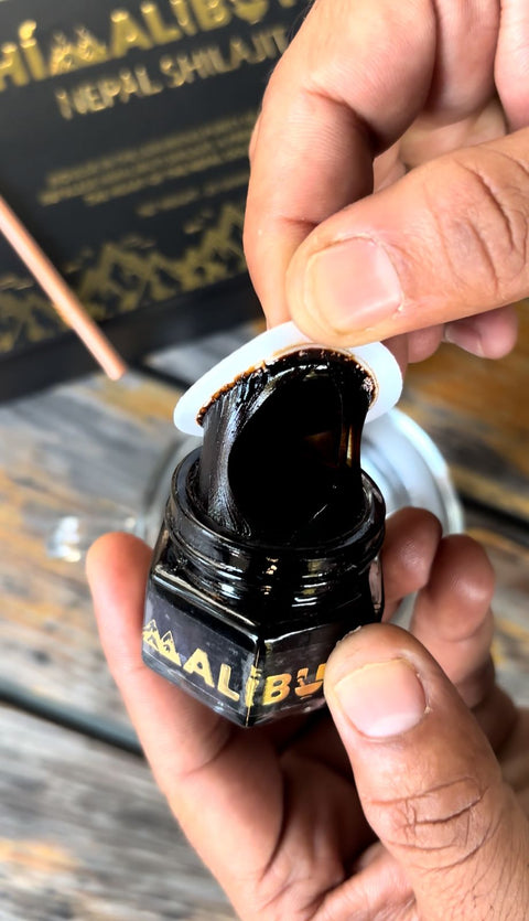 NEPALI SHILAJIT WITH COPPER SPOON - 20GRM - SUPREME